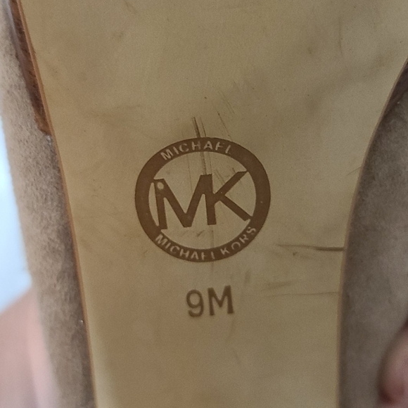 Michael Michael Kors Slingback Stiletto Heels Tan Suede Leather Sz 9 GUC - Picture 8 of 12